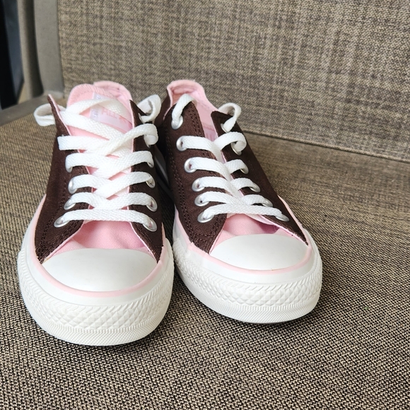 New Converse Pink and Brown low - Picture 2 of 5